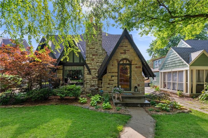 Missouri's Best-Loved Historic Home Styles For Instant Curb Appeal - Decor Hint Tudor Revival: Storybook Charm Sellers