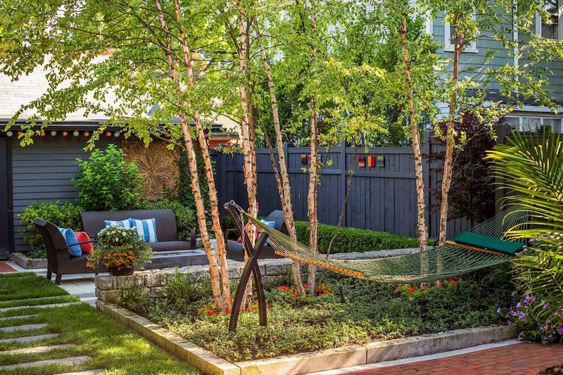 6 Inviting Outdoor Spaces You Will See All Over Ohio's Neighborhoods - Decor Hint Relaxing Hammock Nooks