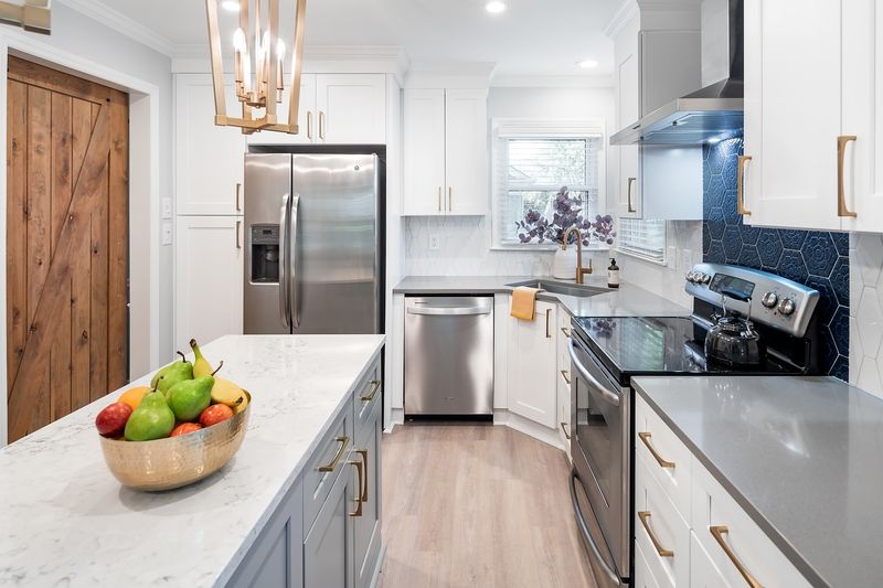 8 Things You Should Never Put In A Small Kitchen, According To Designers - Decor Hint Oversized Refrigerator
