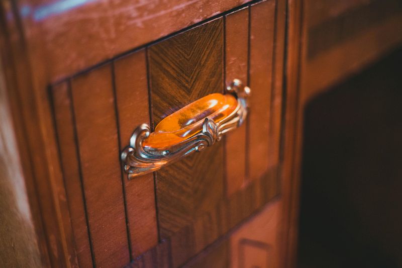 Metallic Cabinet Handles