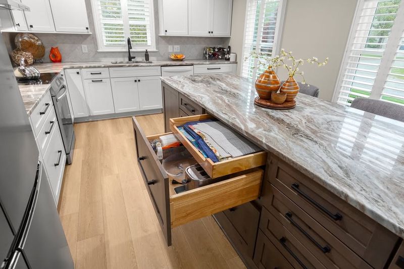 These 12 Kitchen Trends Are On Their Way Out (Plus 10 Timeless Looks To Stick With) - Decor Hint Overly Themed Kitchens Getting Stale
