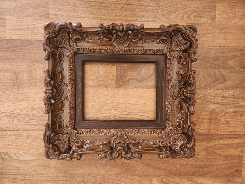 11 Antique Interior Items That Are Practically Worthless Nowadays (Plus 8 That Are Worth A Fortune) - Decor Hint Worthless: Ornate Picture Frames