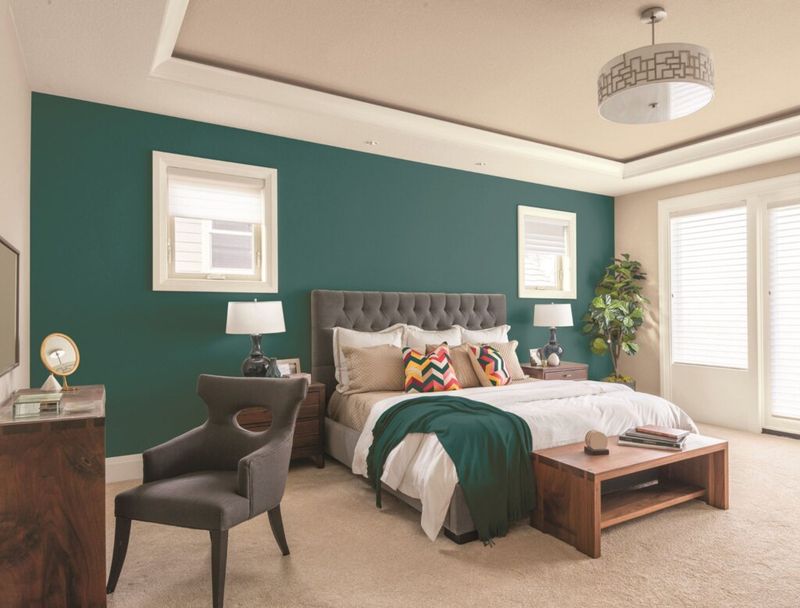 25 Outdated Home Decor Mistakes Everyone Probably Makes - Decor Hint Accent Walls In Bold Colors