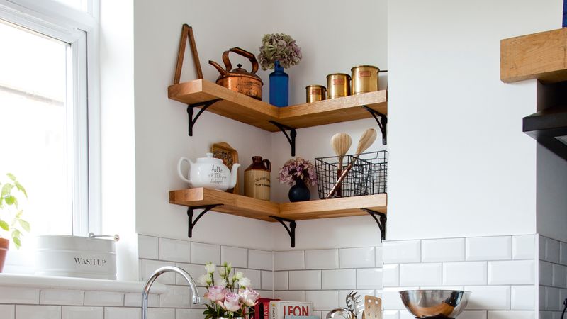 17 Mindful Decorating Ideas For Small Apartments - Decor Hint Corner Shelving Utilizes Dead Space