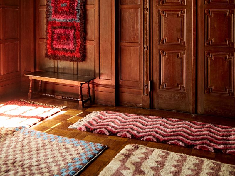 Bold Rug Ideas Drawn From California's Eclectic Interiors - Decor Hint Geometric Patterns With Desert Influence