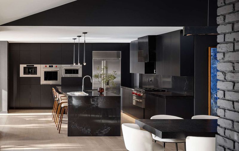 Jet Black: The Funeral for Kitchen Visibility
