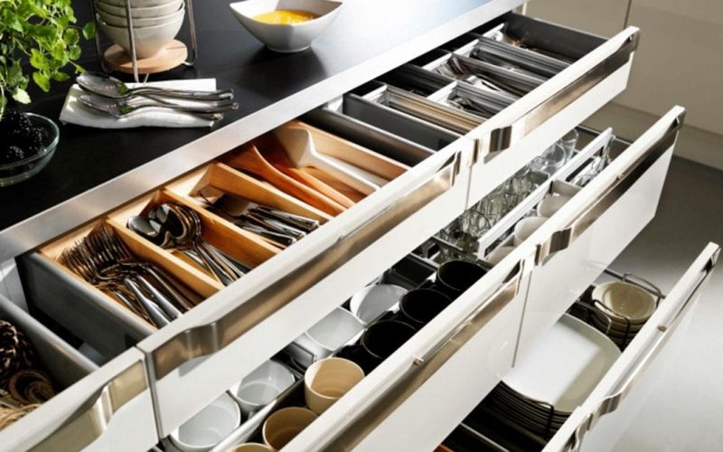 STAYING: Smart Storage Solutions