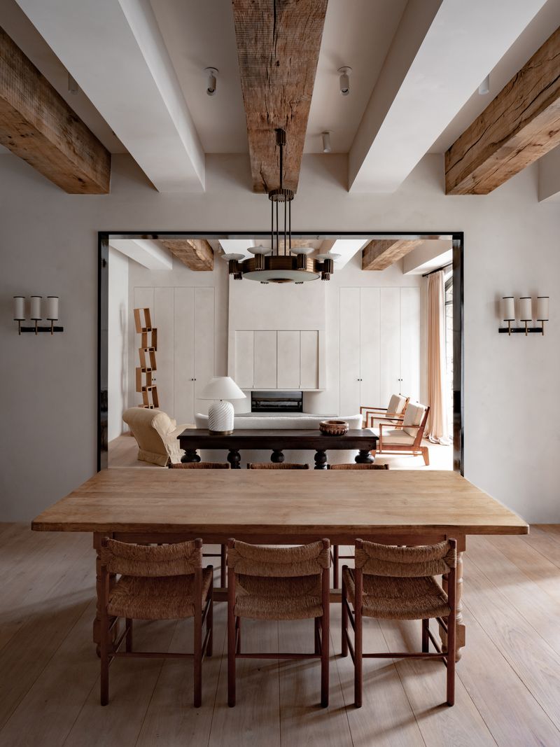 28 Home Trends That People Want To Throw Up Over Because They're So Overdone - Decor Hint Distressed Wood