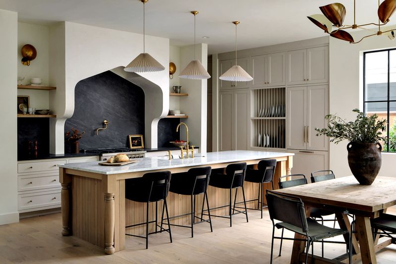 10 Color Picks Wyoming Pros Say Are Out For Kitchens And 3 That Disappeared Sooner - Decor Hint Copper Everything Tarnished Quickly