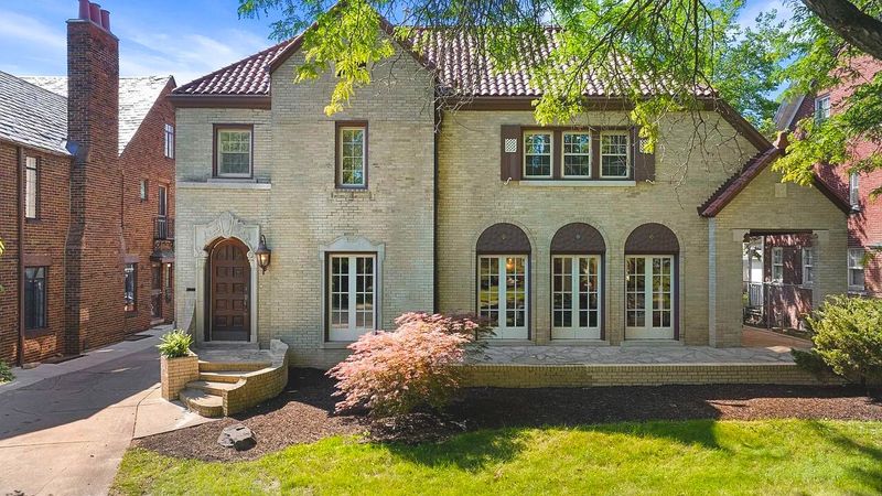 Grand Colonial Exterior