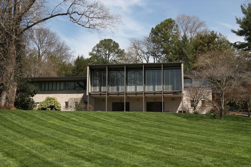 9 Home Styles First-Time Buyers Are Loving In Knoxville + 4 Property Types To Rethink Before You Buy - Decor Hint Mid-Century Modern