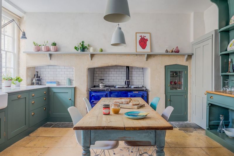 19 Differences Between A French Country Kitchen And An English Country Kitchen, Designers Explain - Decor Hint Cabinet Door Styling