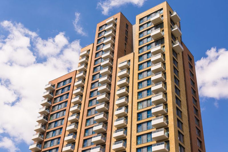 Nevada Market Watch: 11 Homes Losing Value By End Of 2025 (And 5 That Are Gaining Steam) - Decor Hint High-Rise Urban Condos