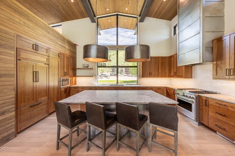 10 Color Picks Wyoming Pros Say Are Out For Kitchens And 3 That Disappeared Sooner - Decor Hint Chocolate Brown Cabinets Got Stale