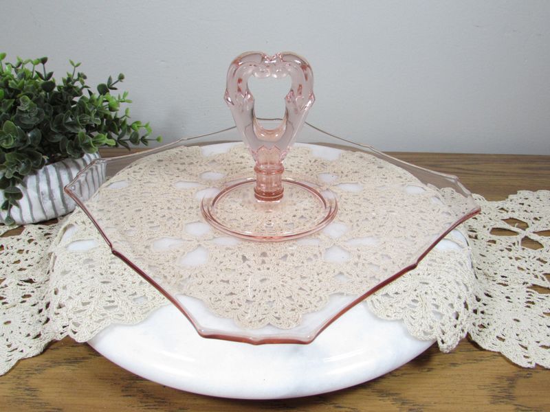 Georgia Gold: 15 Depression Glass Patterns You'll Want to Snatch Up Fast - Decor Hint Hearts And Stars: The Patriotic Pattern
