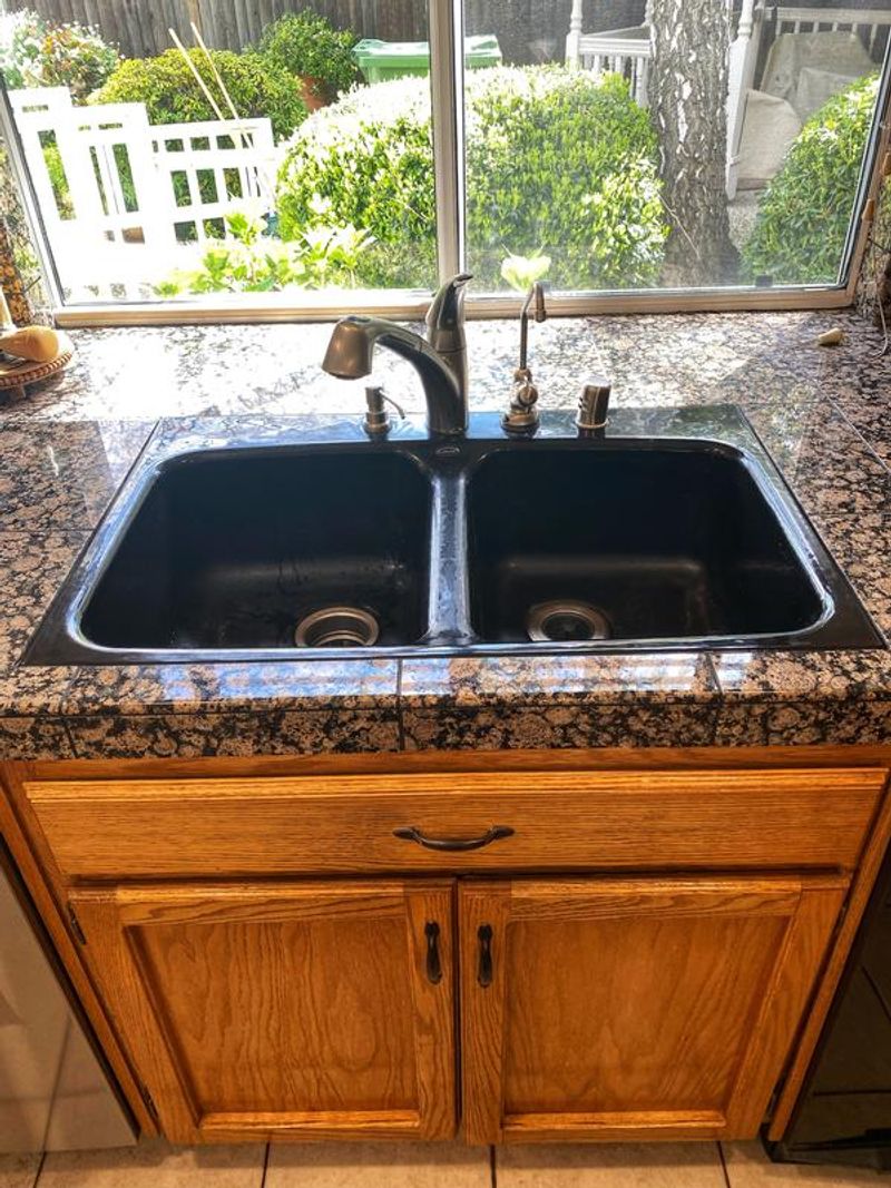 15 Kitchen Details That Should Warn Sellers About Buyer Turnoffs In St Louis - Decor Hint Stained Sink