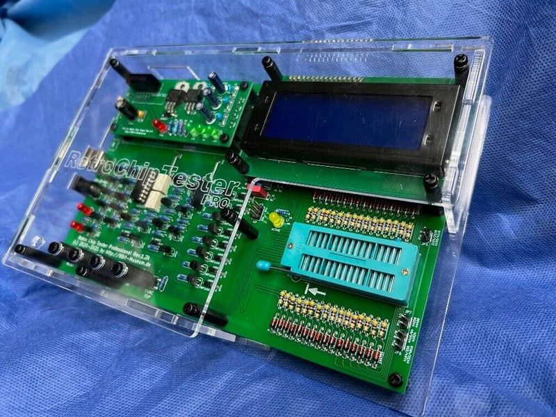 10 Items New York Flea Markets Are Selling In 2025: Antiques On The Rise - Decor Hint Micro-Computing Collectibles