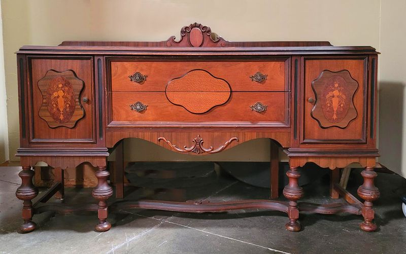 36 Antiques Are Not Worth A Penny Nowadays, For Real - Decor Hint Antique Buffets