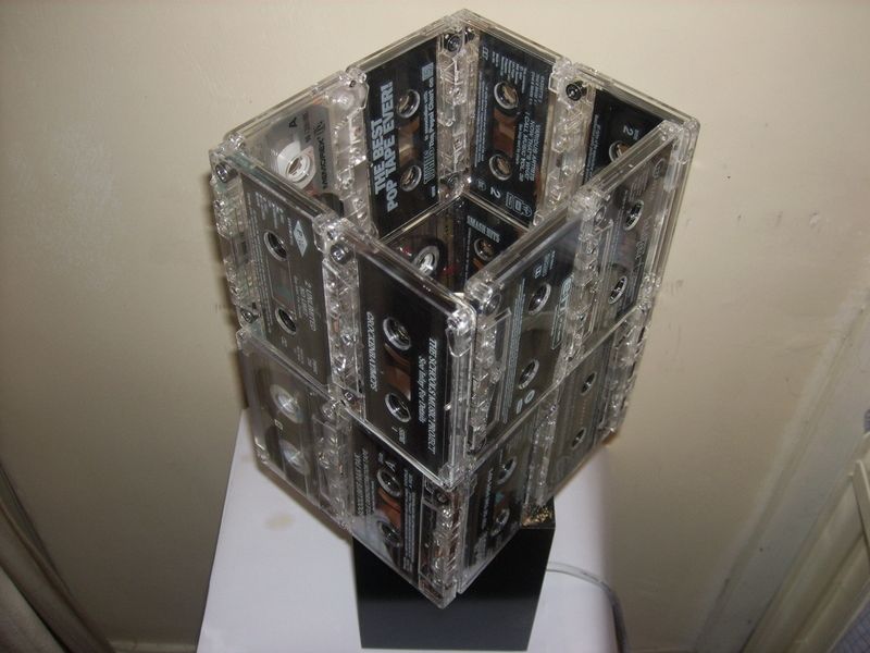 27 Quick, Easy Upcycling Hacks Anyone Can Do - Decor Hint Cassette Tape Lamp