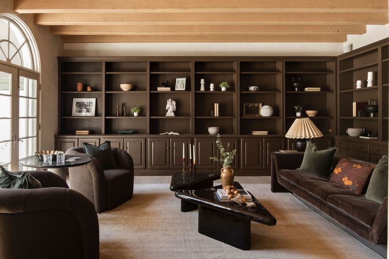 12 Simple Tips To Make Your Living Room Look Expensive And 10 Things You Should Avoid - Decor Hint Display Curated Accessories