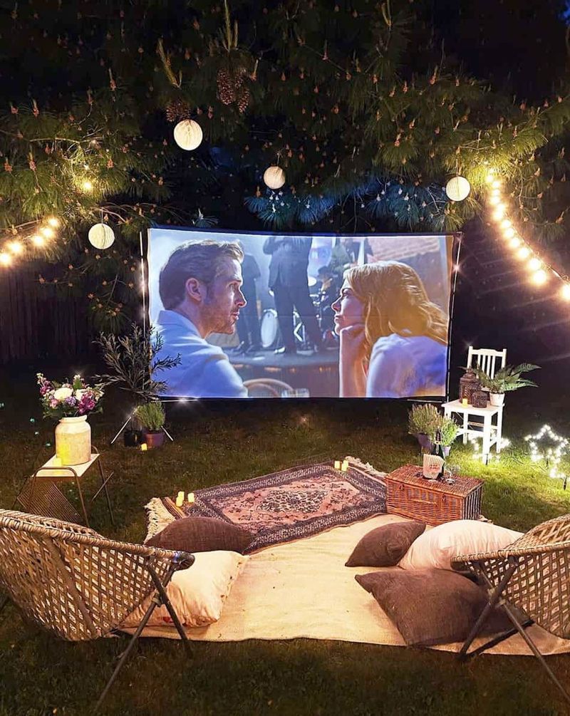 DIY Outdoor Movie Theater