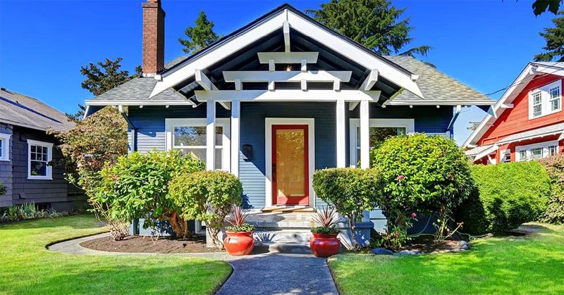 These 11 Things Are Scaring Off Buyers And These 11 Are Selling Homes Instantly - Decor Hint Great Curb Appeal