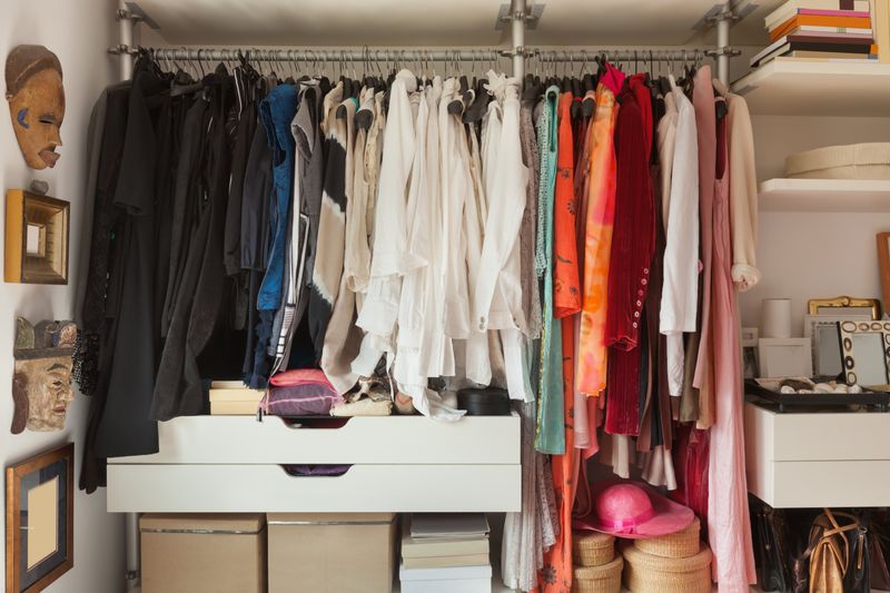 10 Things You'll Usually Find Missing When Home Stagers Prep A House For Sale - Decor Hint Overstuffed Closets And Storage Spaces