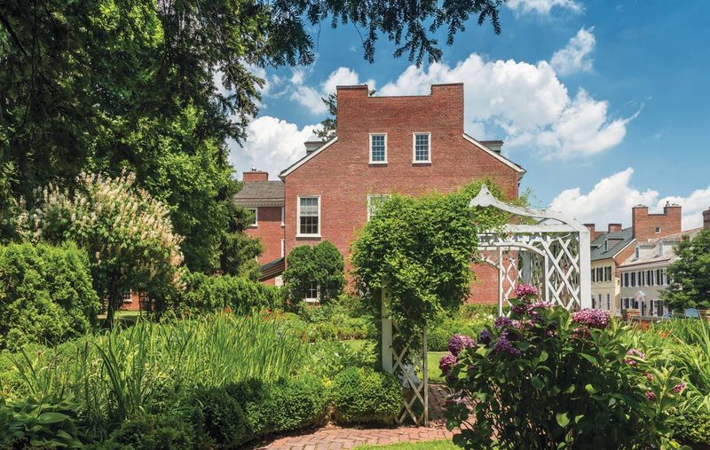 50 Photos Of Famous Historic Houses In Each US State - Decor Hint Read House & Gardens, Delaware