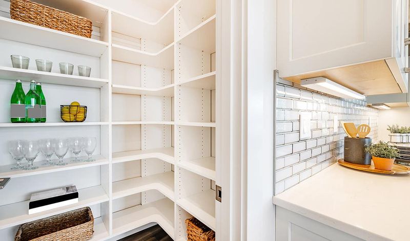12 Pantry Flaws That Subconsciously Turn Off Homebuyers, Designers Reveal - Decor Hint Neglected Deep Corners