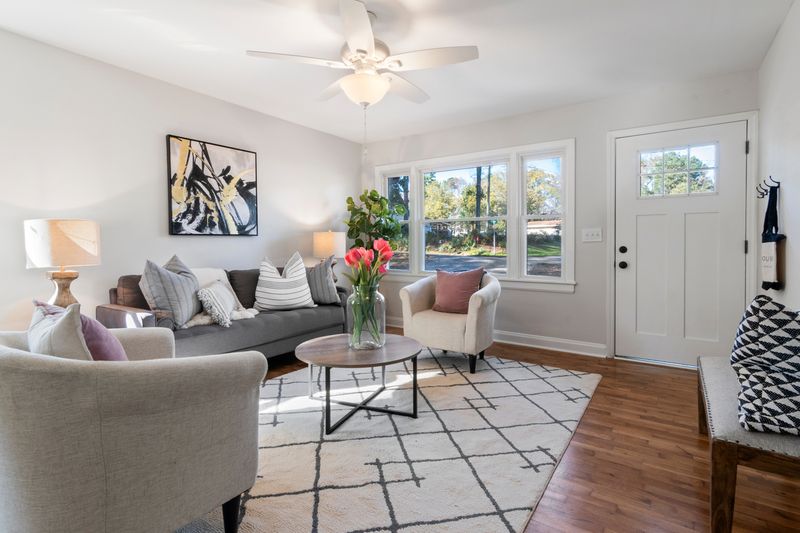 The Four-Inch Rule: The Tiny Measurement That Transforms Your Living Room - Decor Hint Common Mistakes The Rule Helps Avoid