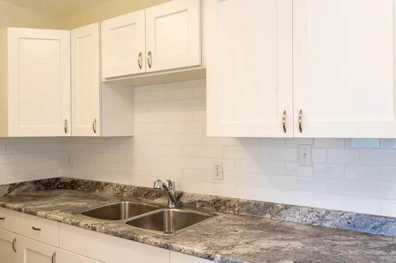 9 Kitchen Items That Undermine Maryland Style (Plus 9 That Elevate It), According To Designers - Decor Hint Cheap Laminate Countertops: A Chesapeake Bay Faux Pas