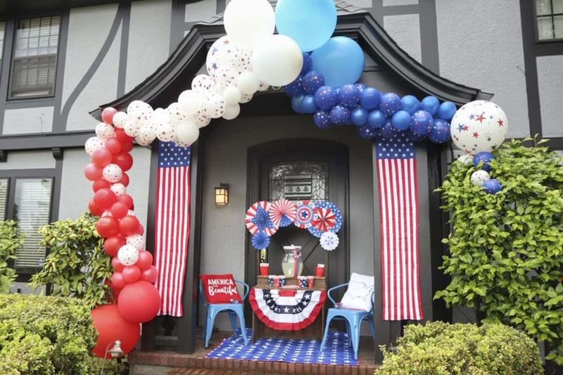 17 Effortless 4th Of July Decorations That Make A Big Impact - Decor Hint Flag Garland Banners