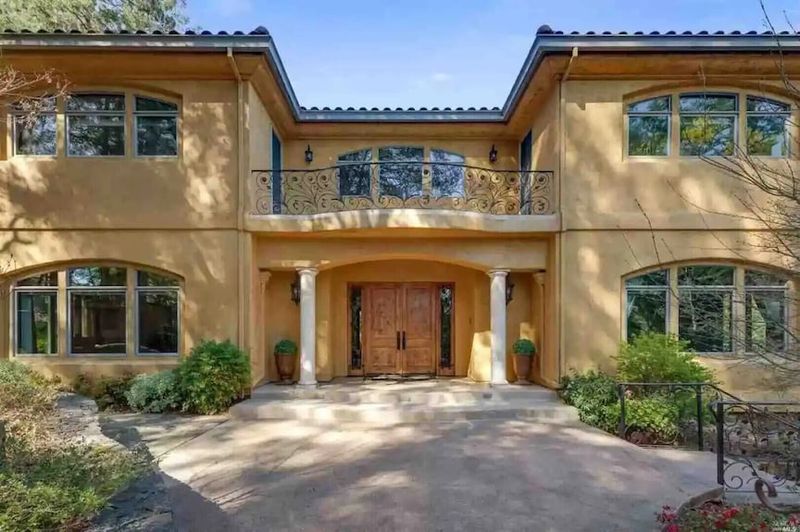 Pennsylvania Real Estate Outlook: 4 Home Styles Gaining Popularity Amid 4 Losing Value - Decor Hint Mediterranean-Style Homes Falling Out of Fashion