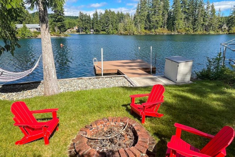 Kayak-Ready Lakefront Patios