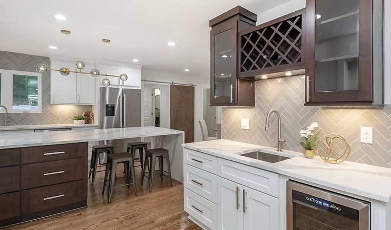 17 Small, But Cool Ways To Make Your Kitchen Look Like An After Shot On HGTV - Decor Hint Install Puck Lights