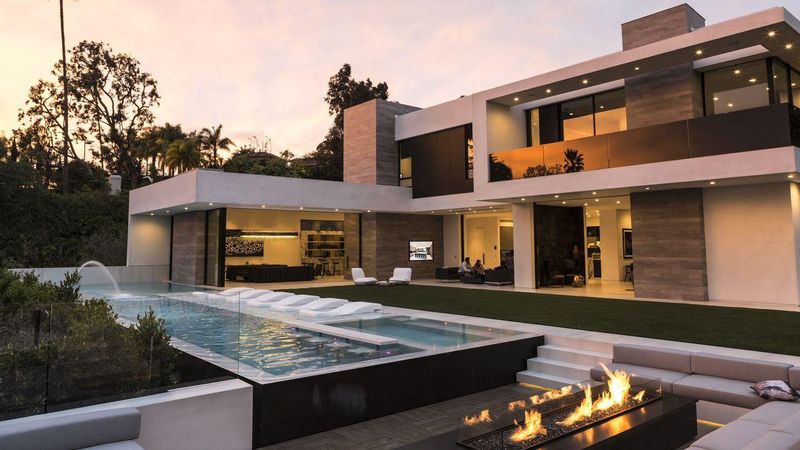 These 23 Mansions Are Breaking Price Records Especially In Beverly Hills And Miami - Decor Hint Beverly Grove Home