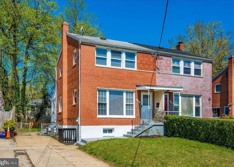 9 Timeless Exterior Looks Inspired By Silver Spring's Historic Neighborhoods - Decor Hint Classic White Trim