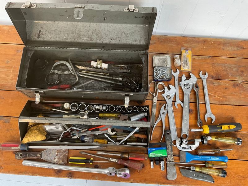 18 Valuable Things To Look For At Goodwill - Decor Hint Quality Hand Tools