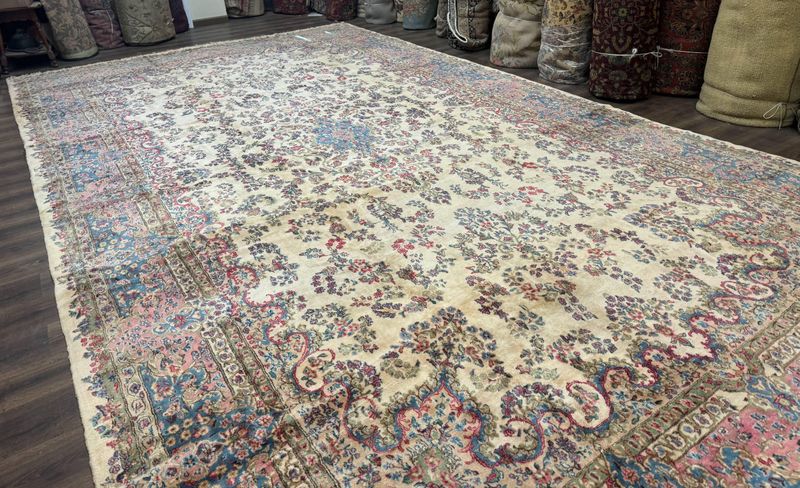 Worn-Out Persian Rugs With Low Knot Counts Fade Fast