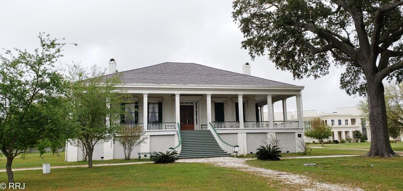 21 Secluded Mansions In Mississippi Featuring Centuries Of Craftsmanship - Decor Hint Beauvoir — Biloxi, MS