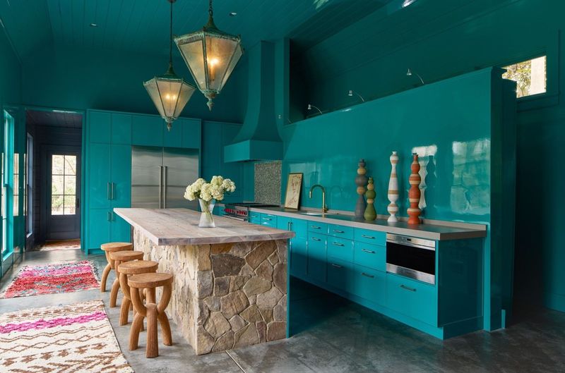 20 Color-Drenched Kitchens That Prove This Paint Trend Is Totally Timeless When Used Right - Decor Hint Turquoise Playful Energy