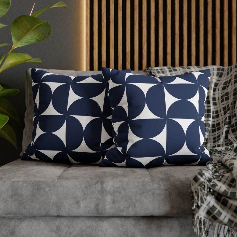 10 Household Treasures That Aren't Worth Much And 10 You Shouldn't Even Bother Selling - Decor Hint Polyester Throw Pillows