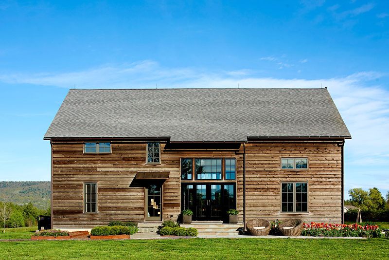 20 Modern Farmhouse Exterior Styles That Are Timeless - Decor Hint Natural Wood Elements