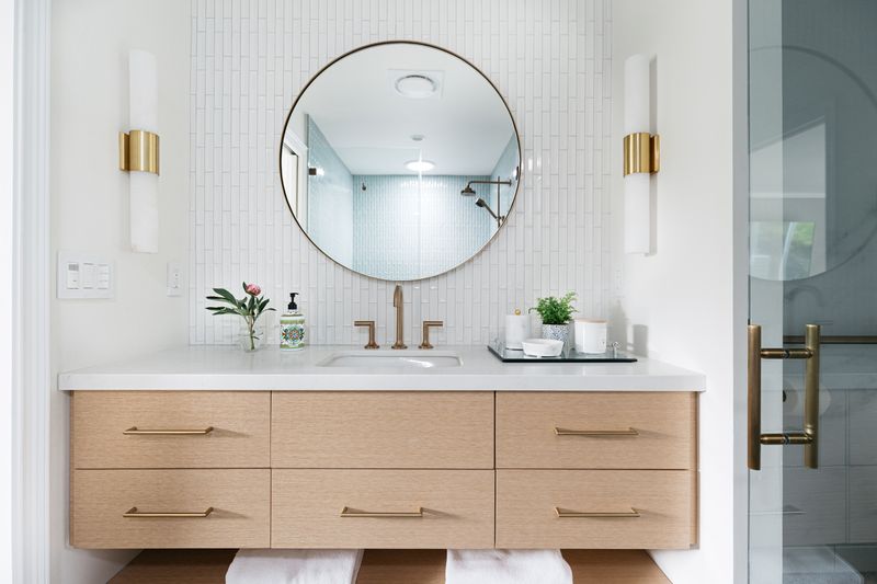 Luxe Bathroom Accessories
