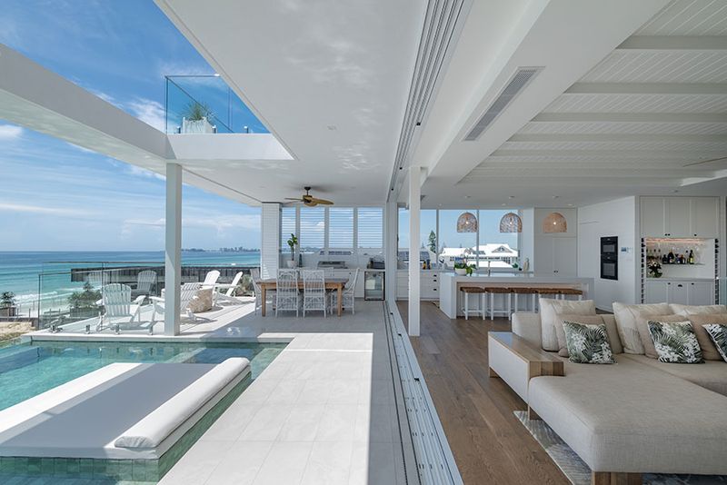 Florida Flair: 16 Bright And Breezy Touches That Define Sunshine State Homes - Decor Hint Light-Filled, Open Floor Plans