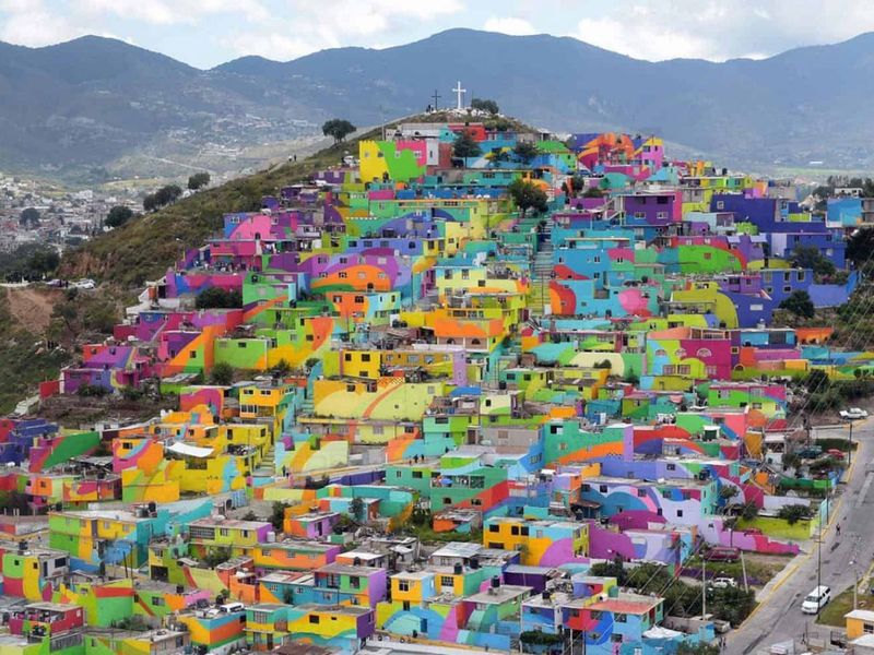 Las Palmitas' Macro-Mural Unites A Community
