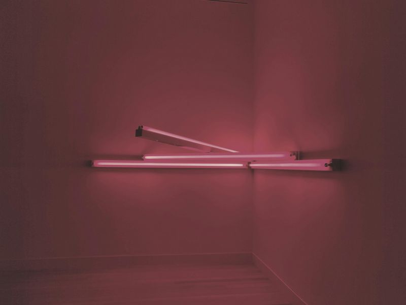 Kitchen Features That Could Make Your Space Feel Dated - Decor Hint Fluorescent Box Lighting