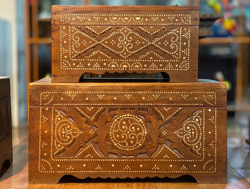 9 Antiques That Will Always Work In Modern Interiors, And How Designers Style Them - Decor Hint Ornate Wooden Chests