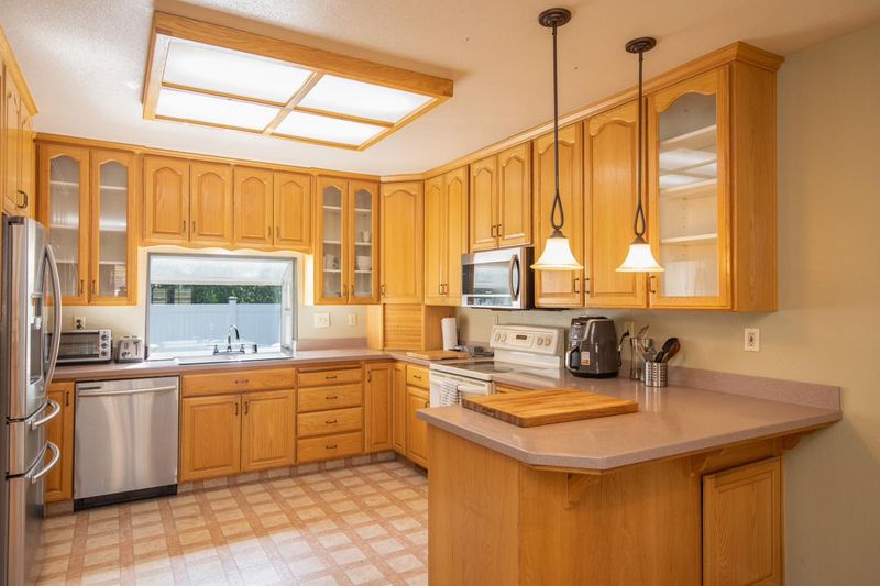 Top 12 Kitchen Colors America Loves Most! - Decor Hint Sunny Yellow