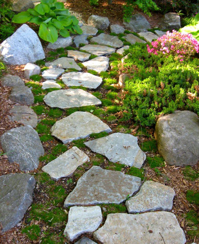 The Look Of Washington 10 Beloved Outdoor Trends And 4 That Truly Impress - Decor Hint Rustic Stone Walkways